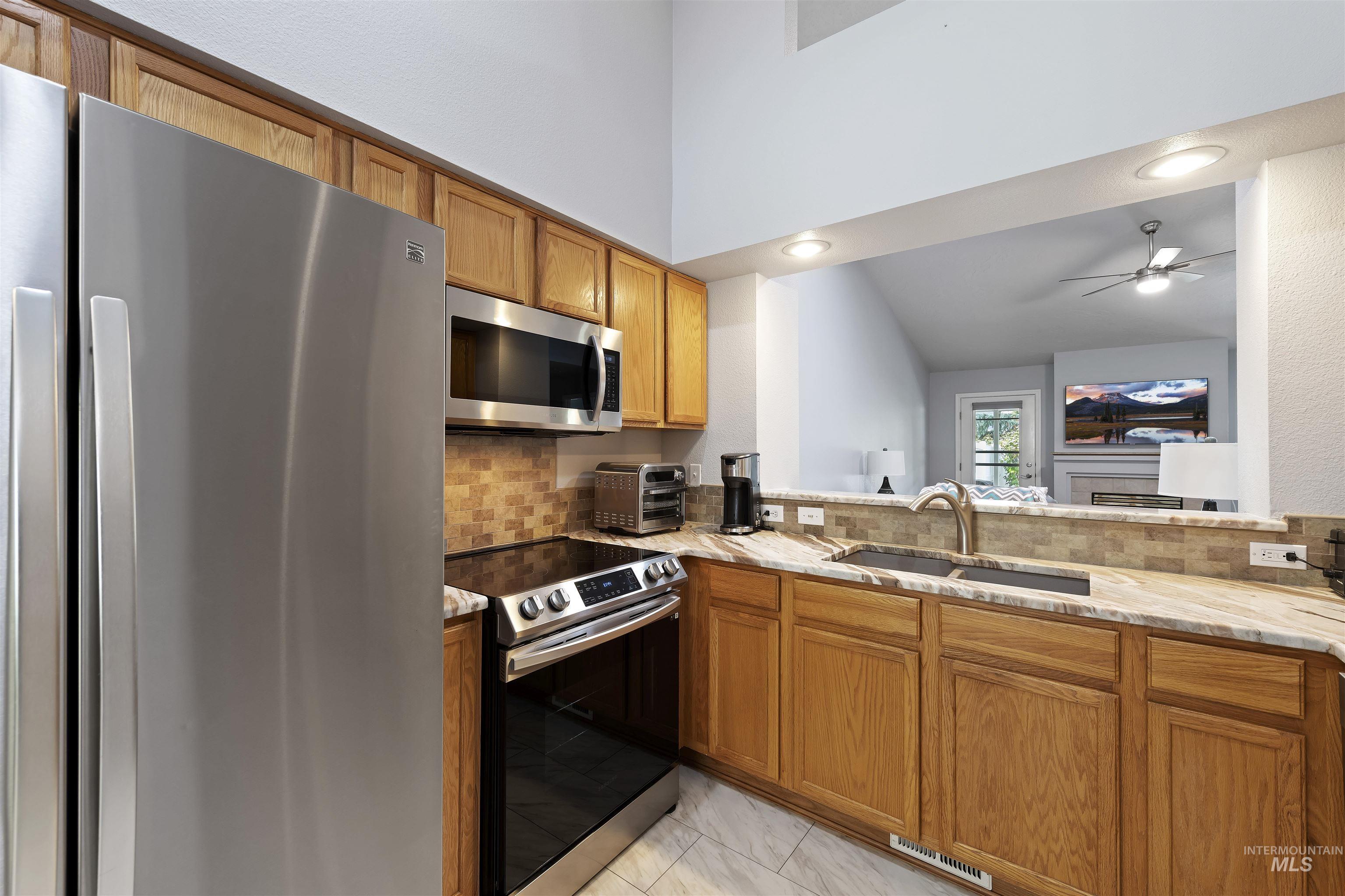 3385 W Fieldstream Lane, Meridian, Idaho 83646, 2 Bedrooms, 2 Bathrooms, Residential For Sale, Price $409,900, 98986217