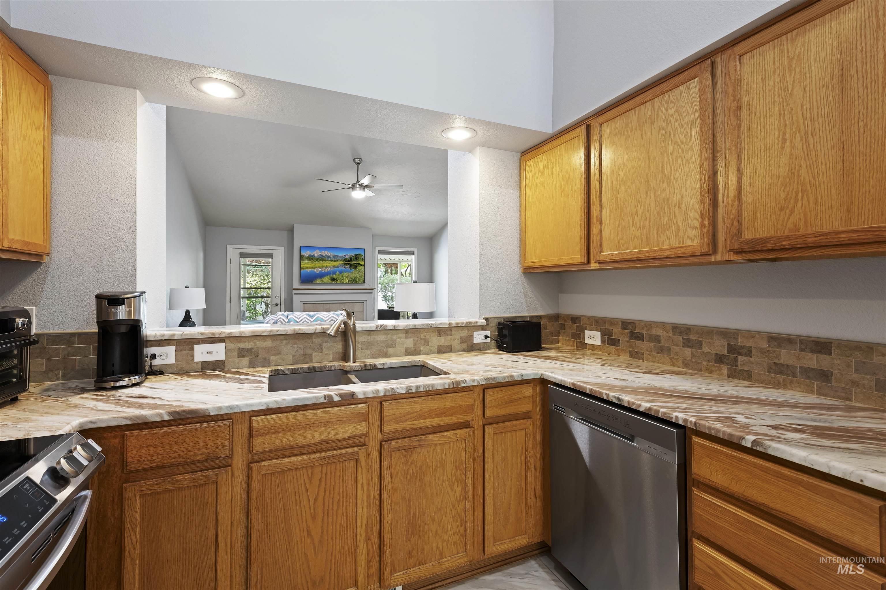 3385 W Fieldstream Lane, Meridian, Idaho 83646, 2 Bedrooms, 2 Bathrooms, Residential For Sale, Price $409,900, 98986217