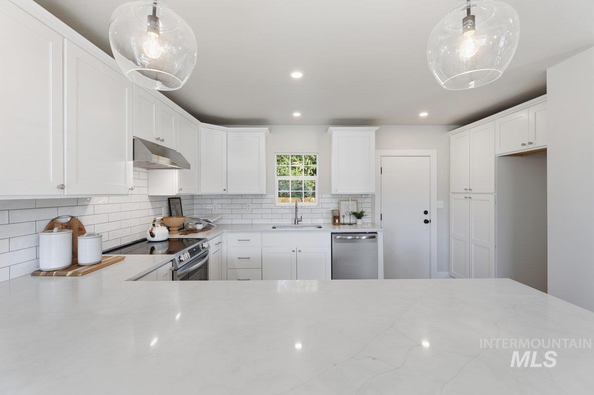 2310 W Frederic St, Boise, Idaho 83705, 4 Bedrooms, 3 Bathrooms, Residential For Sale, Price $649,990, 98986219
