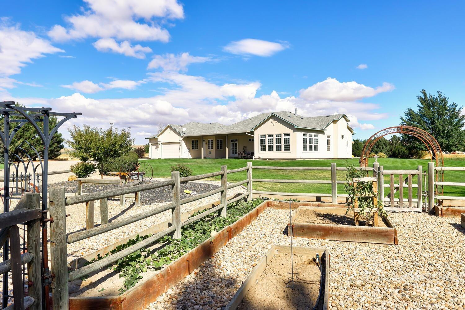 1795 W Black Canyon Hwy, Emmett, Idaho 83617, 3 Bedrooms, 3.5 Bathrooms, Residential For Sale, Price $1,975,000, 98986221