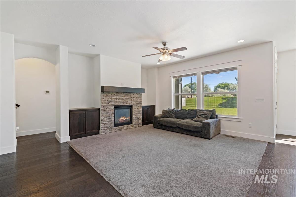 4406 S Lava Springs Loop, Nampa, Idaho 83686, 4 Bedrooms, 2.5 Bathrooms, Residential For Sale, Price $475,000,MLS 98986225