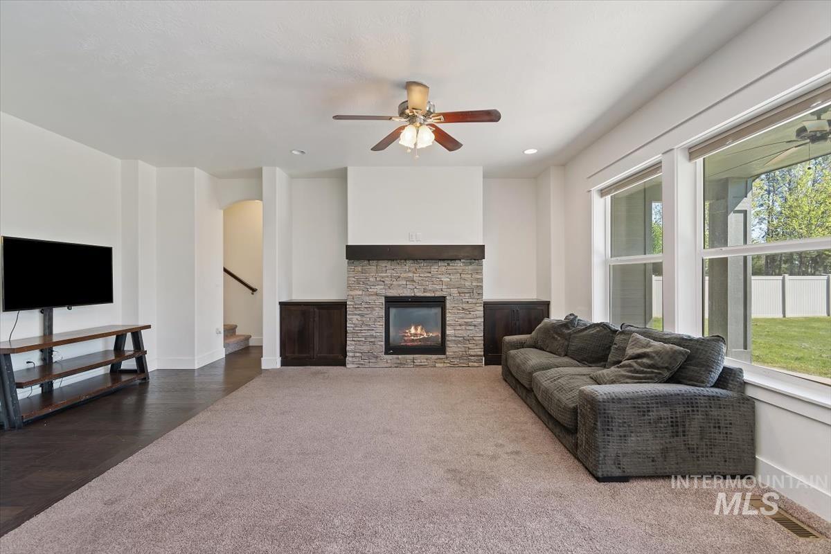 4406 S Lava Springs Loop, Nampa, Idaho 83686, 4 Bedrooms, 2.5 Bathrooms, Residential For Sale, Price $475,000,MLS 98986225