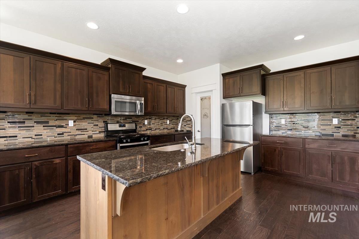 4406 S Lava Springs Loop, Nampa, Idaho 83686, 4 Bedrooms, 2.5 Bathrooms, Residential For Sale, Price $475,000,MLS 98986225