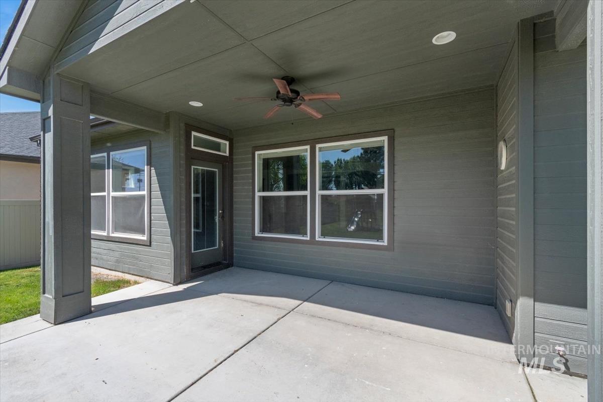4406 S Lava Springs Loop, Nampa, Idaho 83686, 4 Bedrooms, 2.5 Bathrooms, Residential For Sale, Price $475,000,MLS 98986225