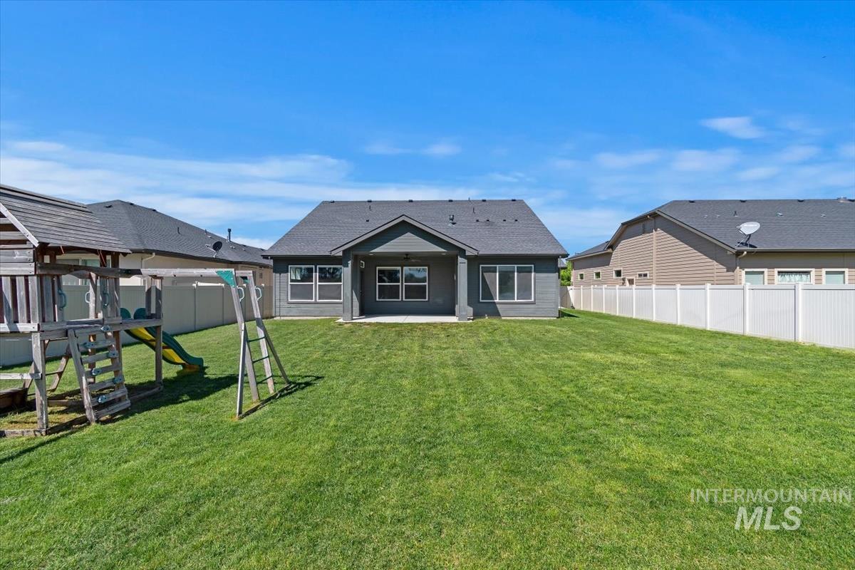 4406 S Lava Springs Loop, Nampa, Idaho 83686, 4 Bedrooms, 2.5 Bathrooms, Residential For Sale, Price $475,000,MLS 98986225
