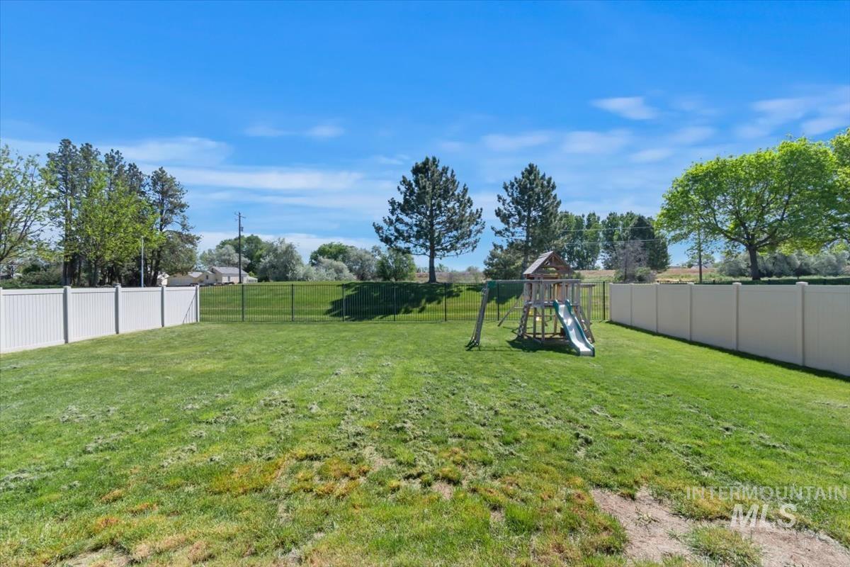 4406 S Lava Springs Loop, Nampa, Idaho 83686, 4 Bedrooms, 2.5 Bathrooms, Residential For Sale, Price $475,000,MLS 98986225