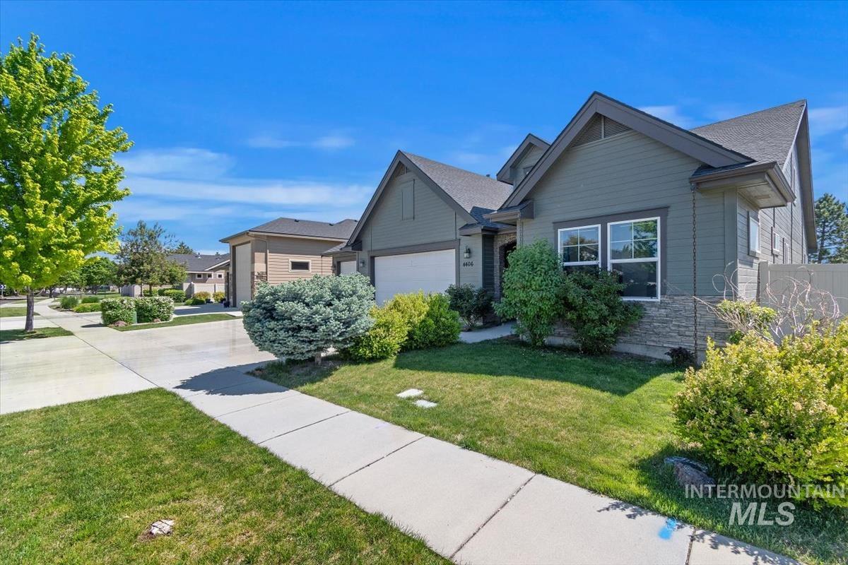 4406 S Lava Springs Loop, Nampa, Idaho 83686, 4 Bedrooms, 2.5 Bathrooms, Residential For Sale, Price $475,000,MLS 98986225