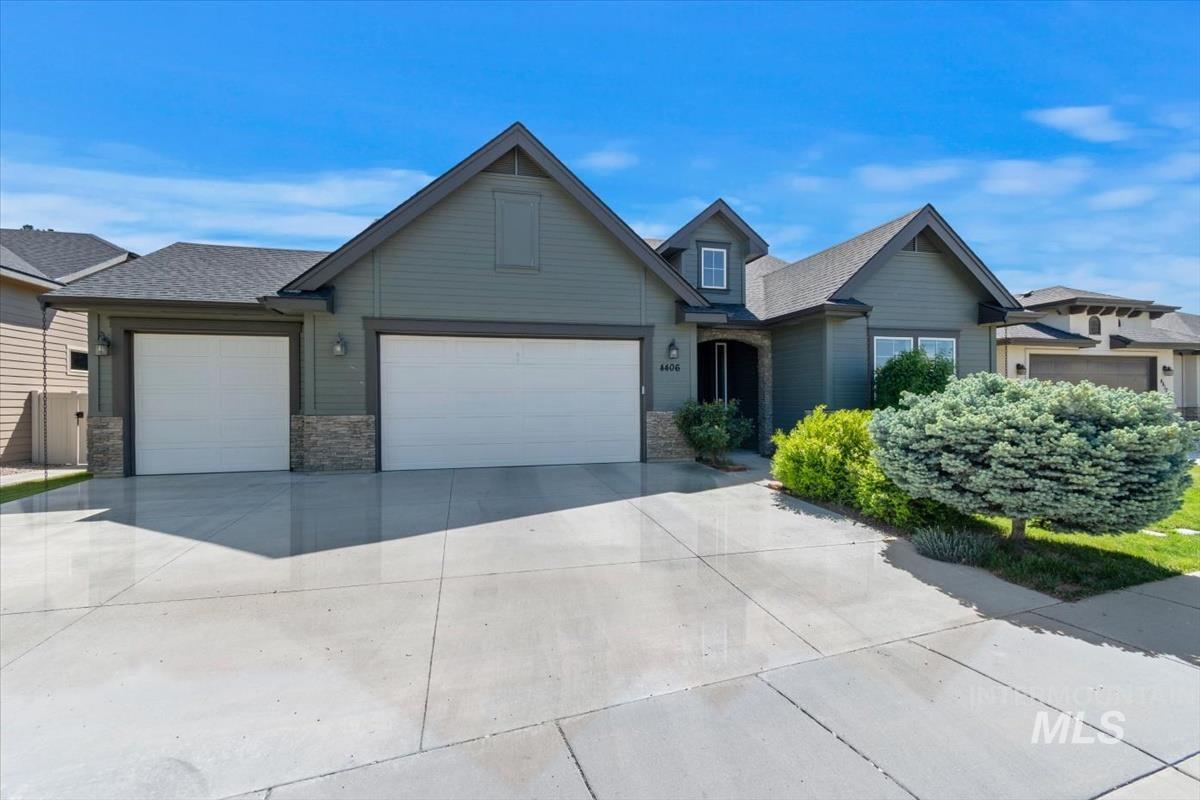 4406 S Lava Springs Loop, Nampa, Idaho 83686, 4 Bedrooms, 2.5 Bathrooms, Residential For Sale, Price $475,000,MLS 98986225
