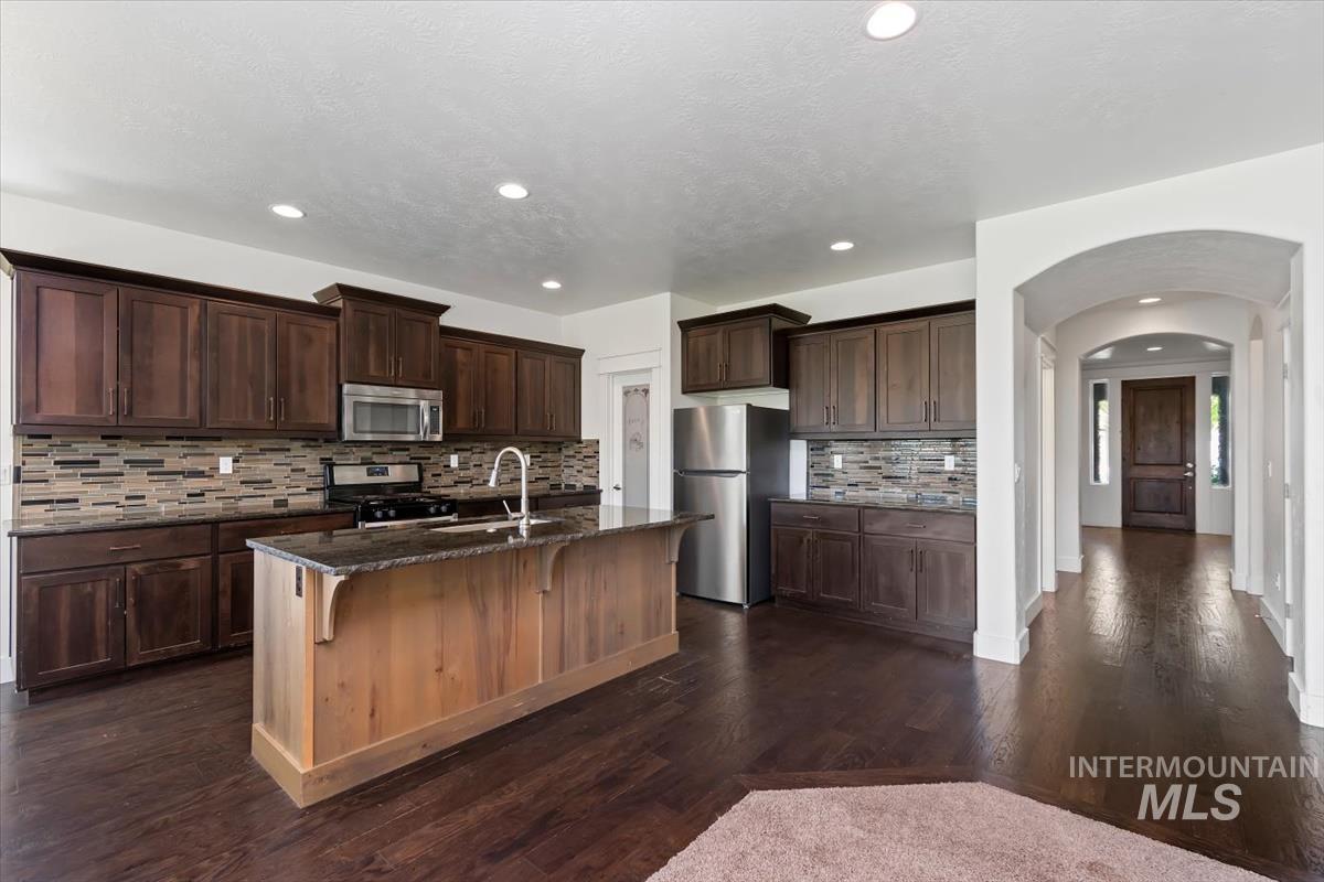 4406 S Lava Springs Loop, Nampa, Idaho 83686, 4 Bedrooms, 2.5 Bathrooms, Residential For Sale, Price $475,000,MLS 98986225