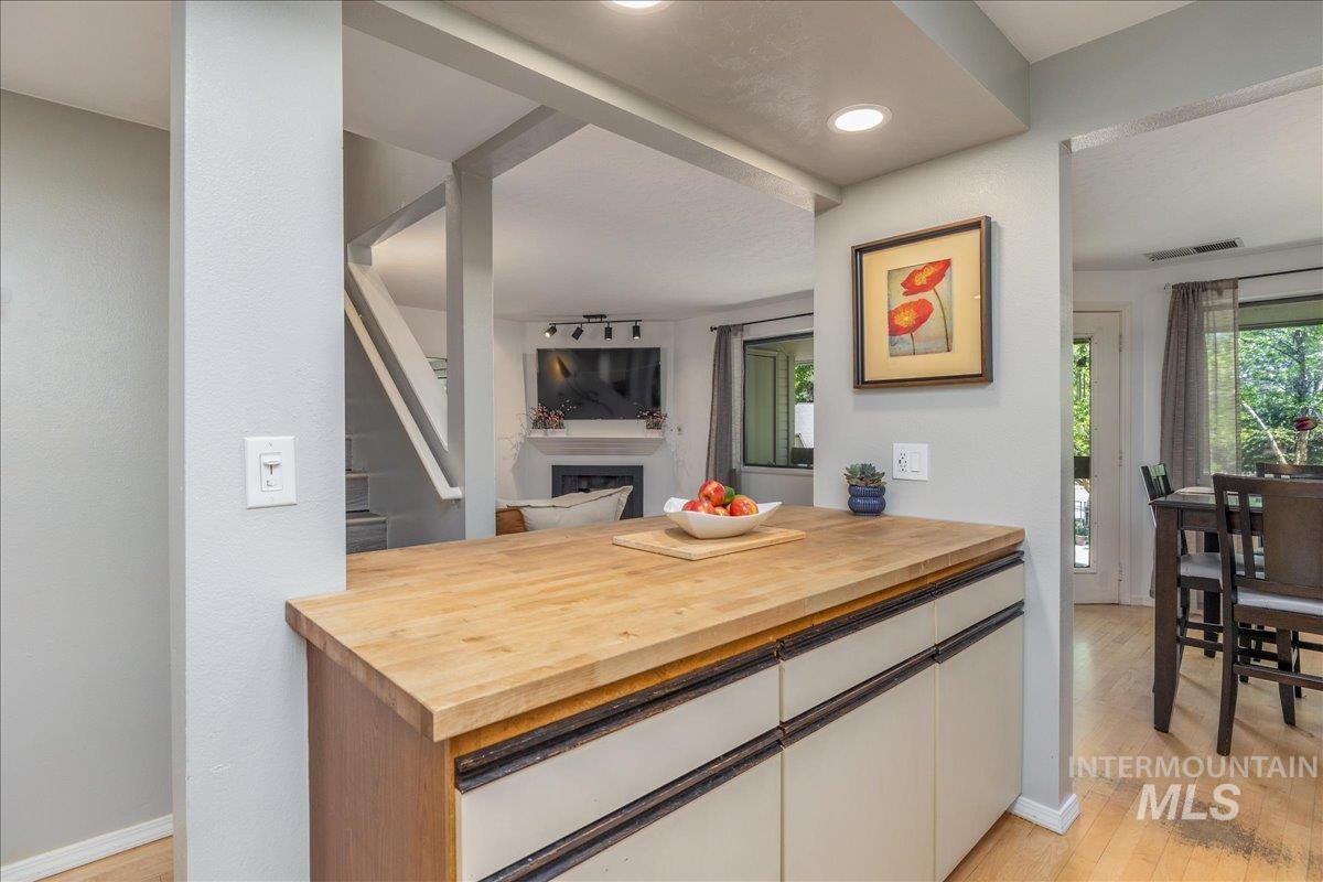 3651 S Gekeler Ln, Boise, Idaho 83706-6457, 3 Bedrooms, 2 Bathrooms, Residential For Sale, Price $375,000, 98986226