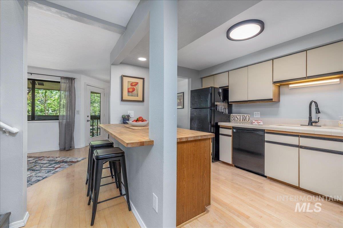 3651 S Gekeler Ln, Boise, Idaho 83706-6457, 3 Bedrooms, 2 Bathrooms, Residential For Sale, Price $375,000, 98986226