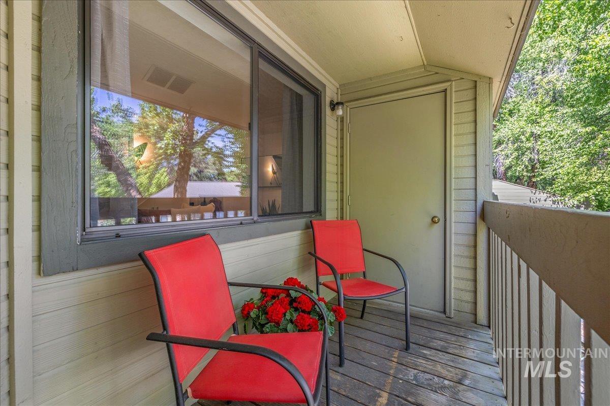3651 S Gekeler Ln, Boise, Idaho 83706-6457, 3 Bedrooms, 2 Bathrooms, Residential For Sale, Price $375,000, 98986226