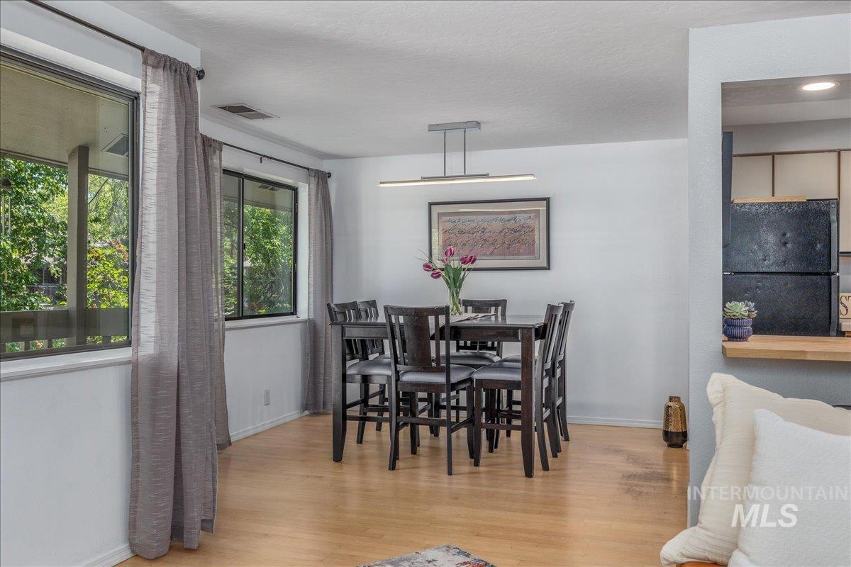 3651 S Gekeler Ln, Boise, Idaho 83706-6457, 3 Bedrooms, 2 Bathrooms, Residential For Sale, Price $375,000, 98986226