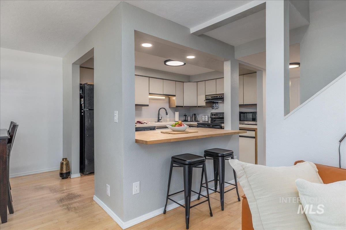 3651 S Gekeler Ln, Boise, Idaho 83706-6457, 3 Bedrooms, 2 Bathrooms, Residential For Sale, Price $375,000, 98986226