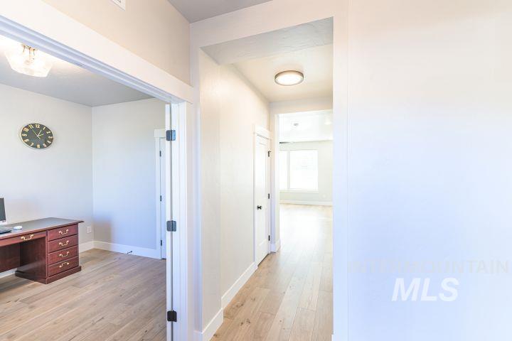 6941 S Sunfish Way, Boise, Idaho 83709, 5 Bedrooms, 2.5 Bathrooms, Residential For Sale, Price $589,999,MLS 98986227