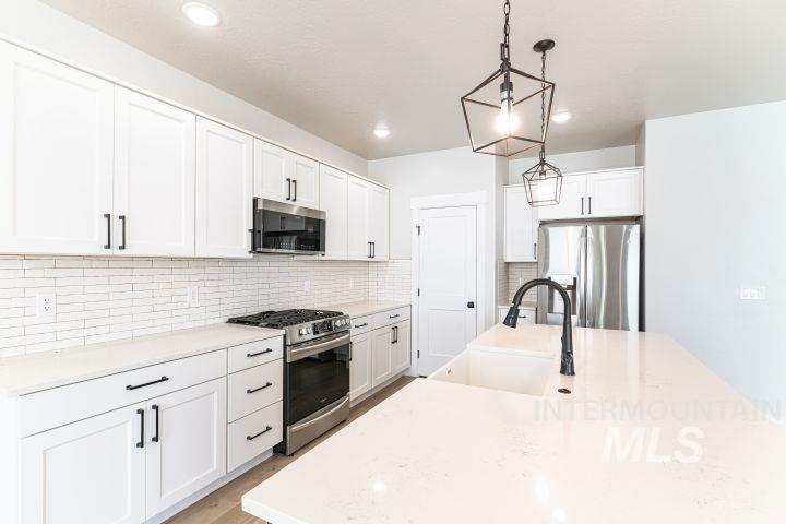 6941 S Sunfish Way, Boise, Idaho 83709, 5 Bedrooms, 2.5 Bathrooms, Residential For Sale, Price $589,999,MLS 98986227