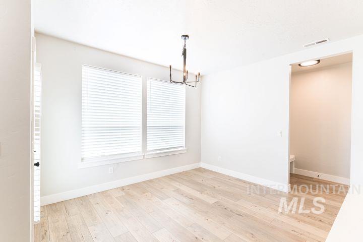 6941 S Sunfish Way, Boise, Idaho 83709, 5 Bedrooms, 2.5 Bathrooms, Residential For Sale, Price $589,999,MLS 98986227
