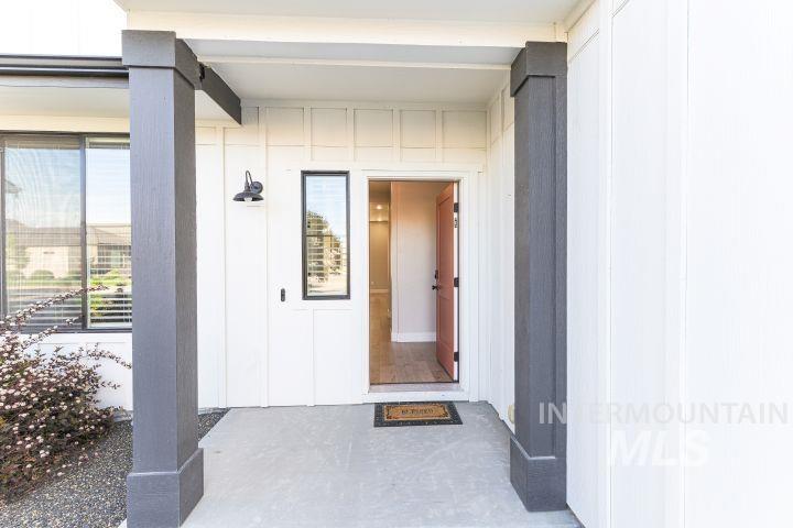 6941 S Sunfish Way, Boise, Idaho 83709, 5 Bedrooms, 2.5 Bathrooms, Residential For Sale, Price $589,999,MLS 98986227