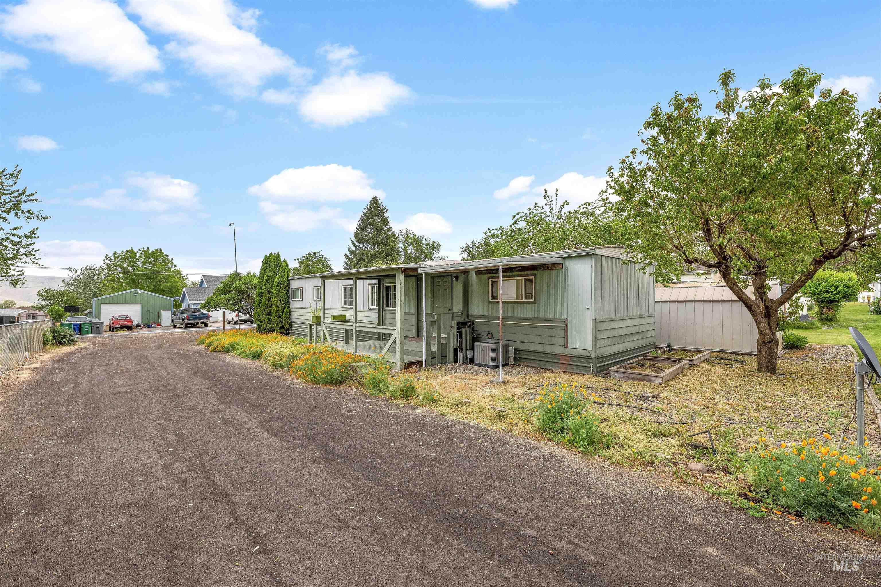516 Park Ave, Lewiston, Idaho 83501, 2 Bedrooms, 2 Bathrooms, Residential For Sale, Price $69,900,MLS 98986228