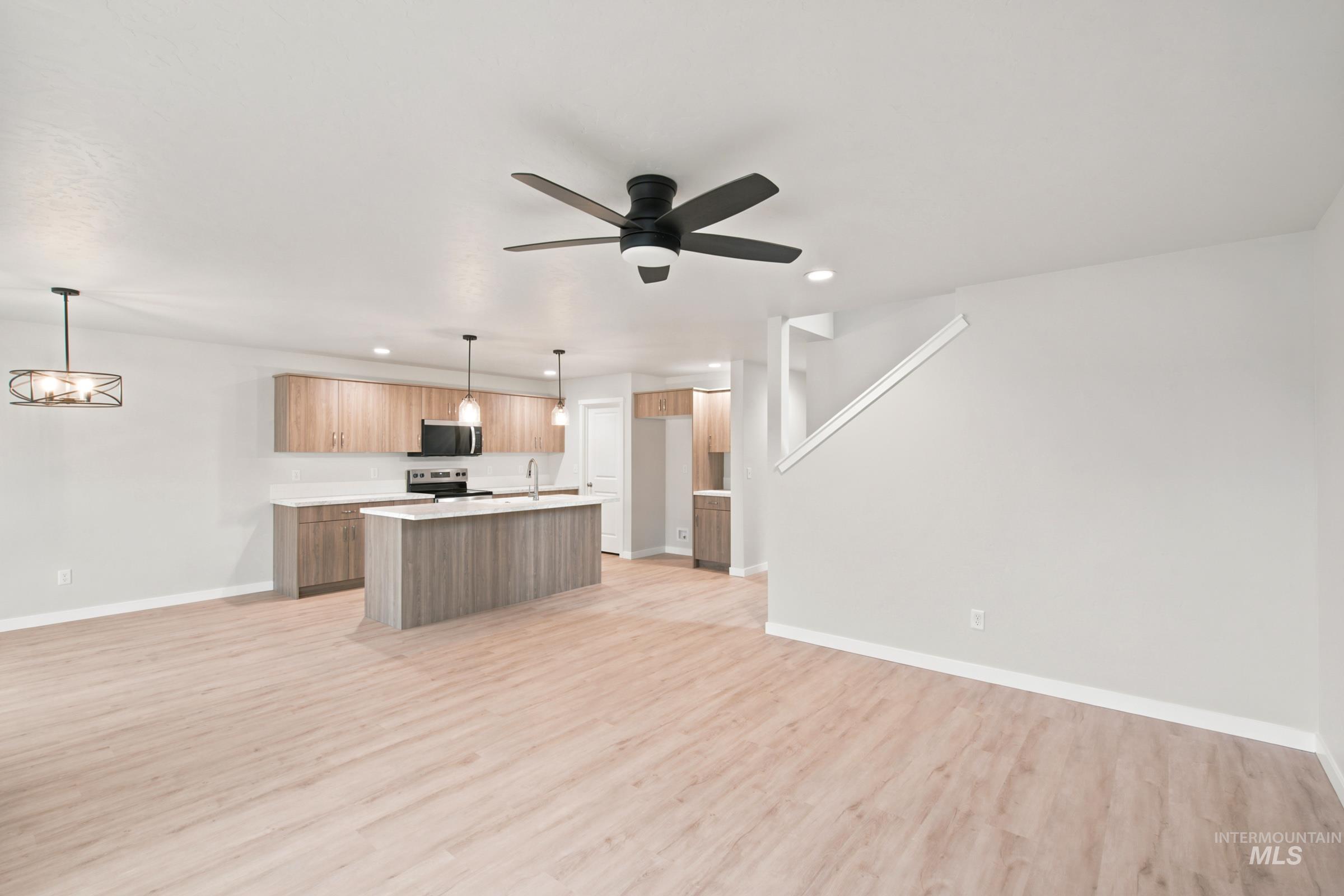 462 Oliver St, Emmett, Idaho 83617, 4 Bedrooms, 2.5 Bathrooms, Residential For Sale, Price $474,990, 98986230