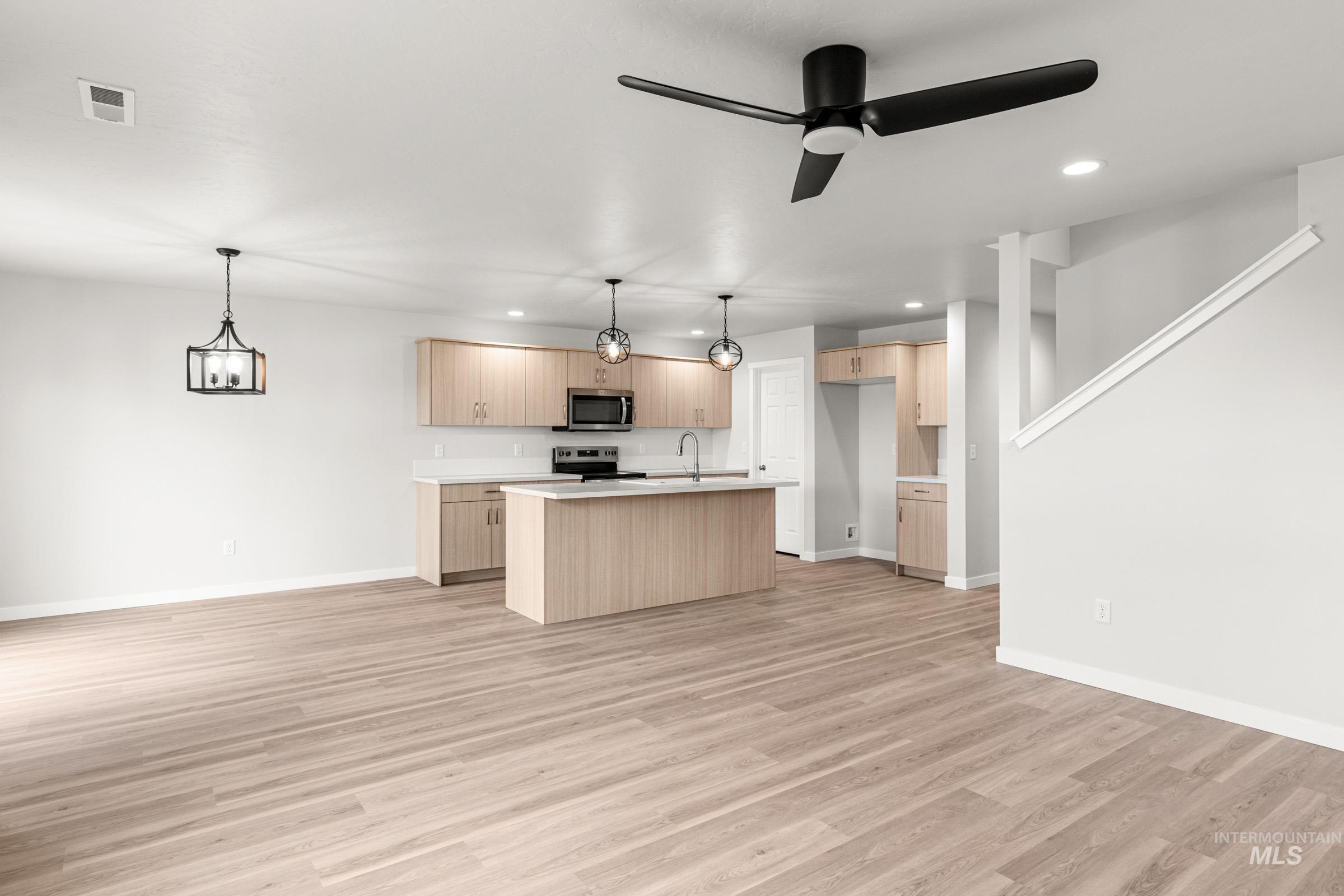 462 Oliver St, Emmett, Idaho 83617, 4 Bedrooms, 2.5 Bathrooms, Residential For Sale, Price $484,990,MLS 98986230