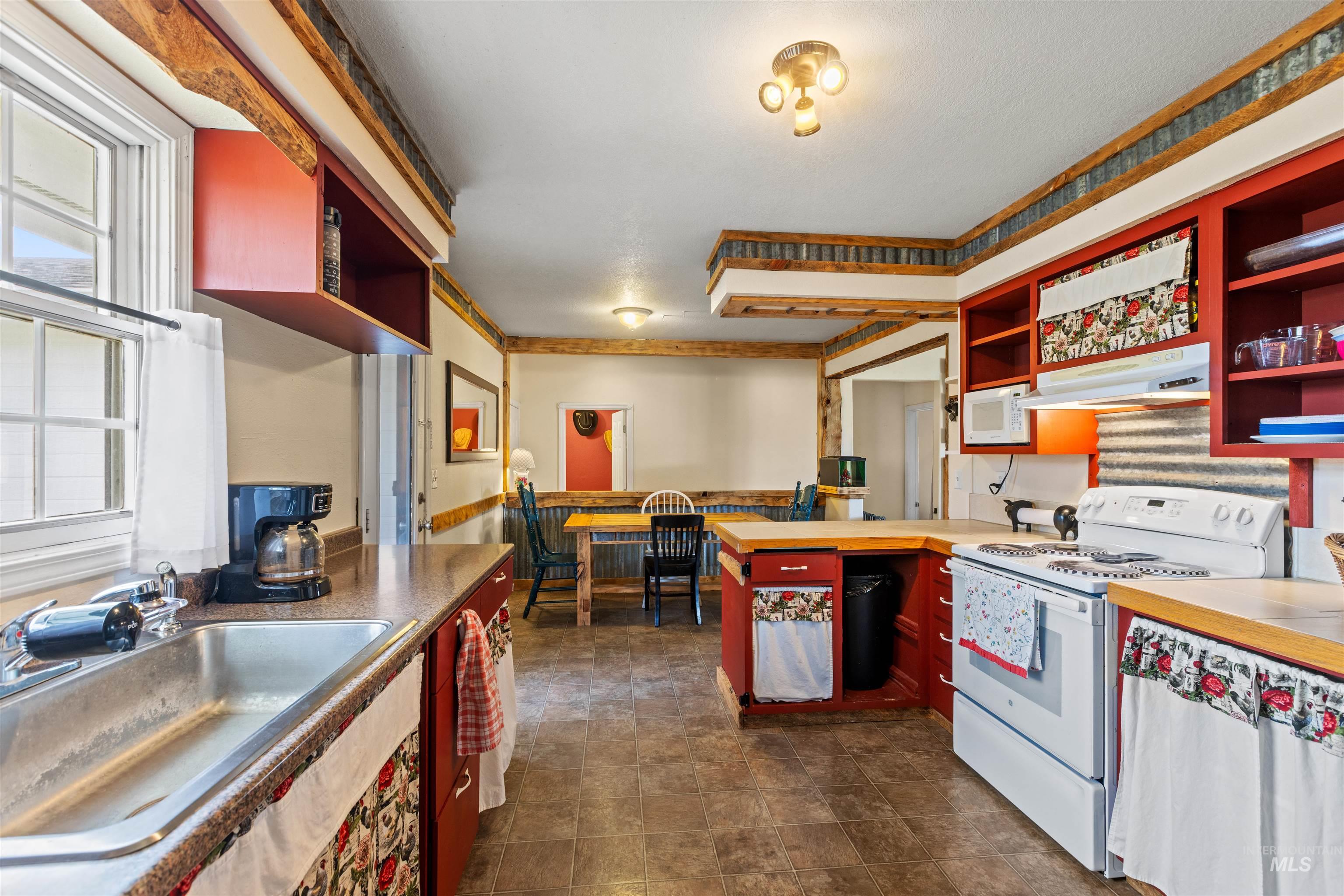 9434 Bonanza Ln, Melba, Idaho 83641, 4 Bedrooms, 2.5 Bathrooms, Residential For Sale, Price $615,000,MLS 98986231