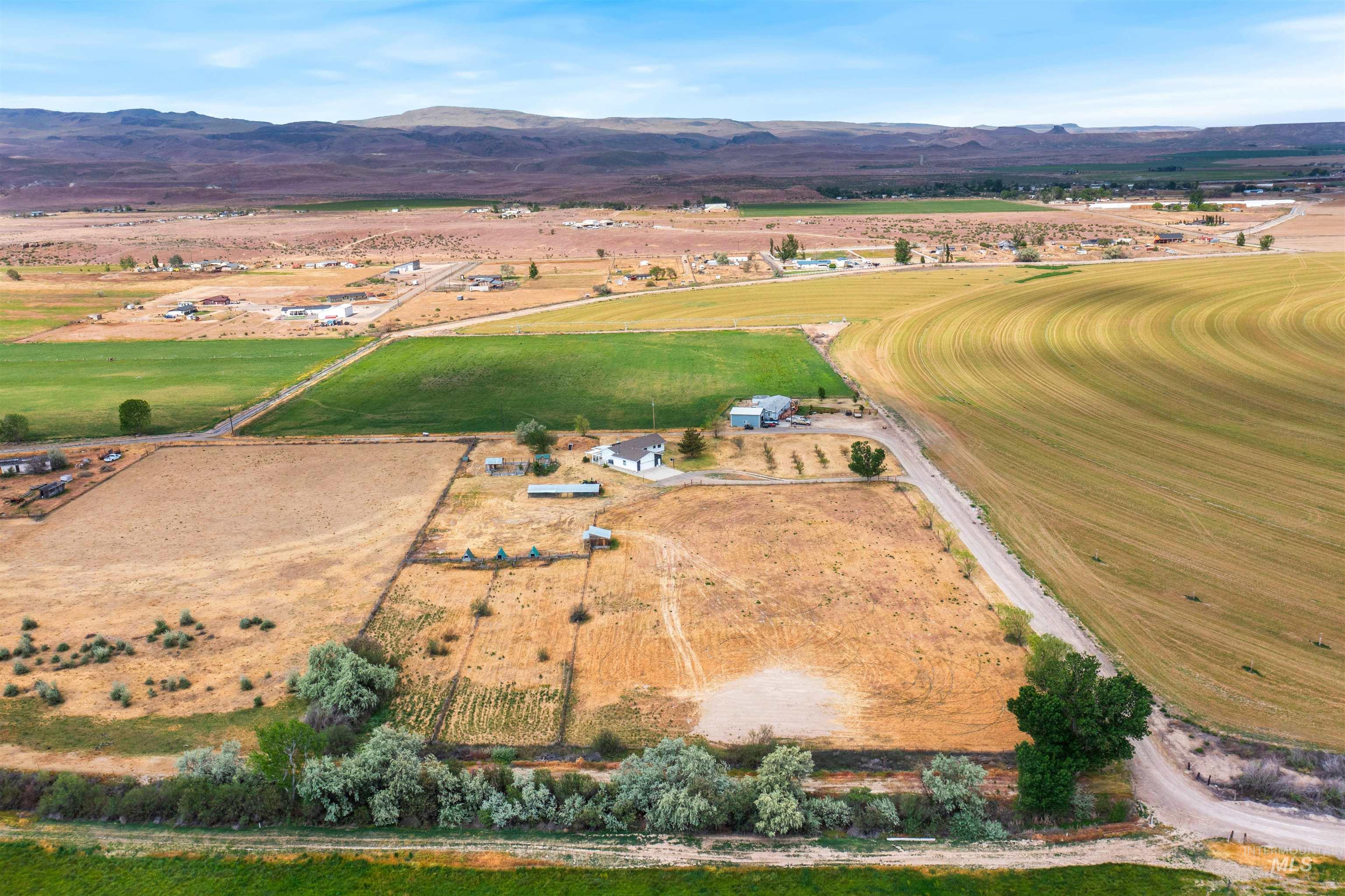 9434 Bonanza Ln, Melba, Idaho 83641, 4 Bedrooms, 2.5 Bathrooms, Residential For Sale, Price $615,000,MLS 98986231