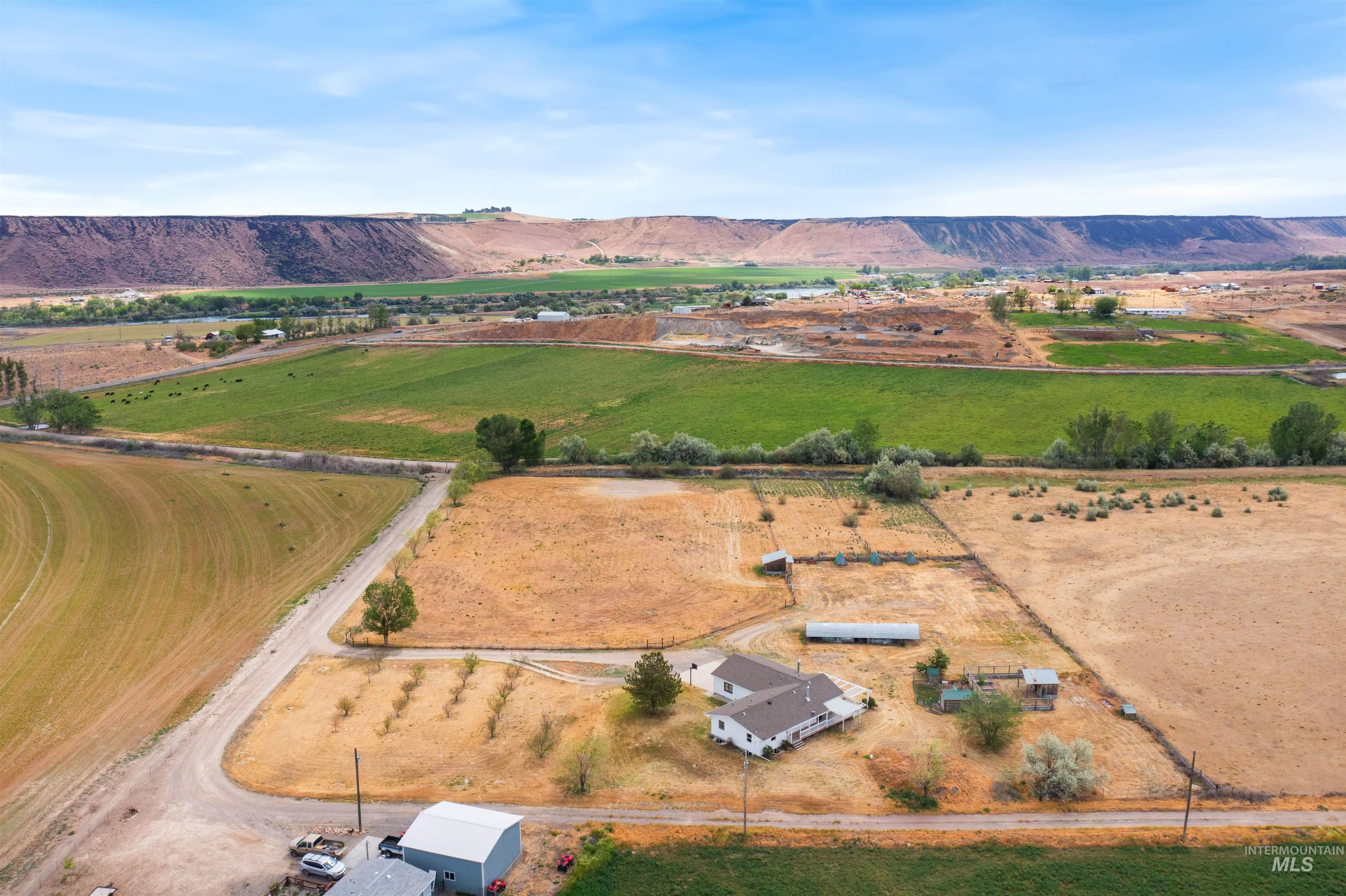 9434 Bonanza Ln, Melba, Idaho 83641, 4 Bedrooms, 2.5 Bathrooms, Residential For Sale, Price $615,000,MLS 98986231