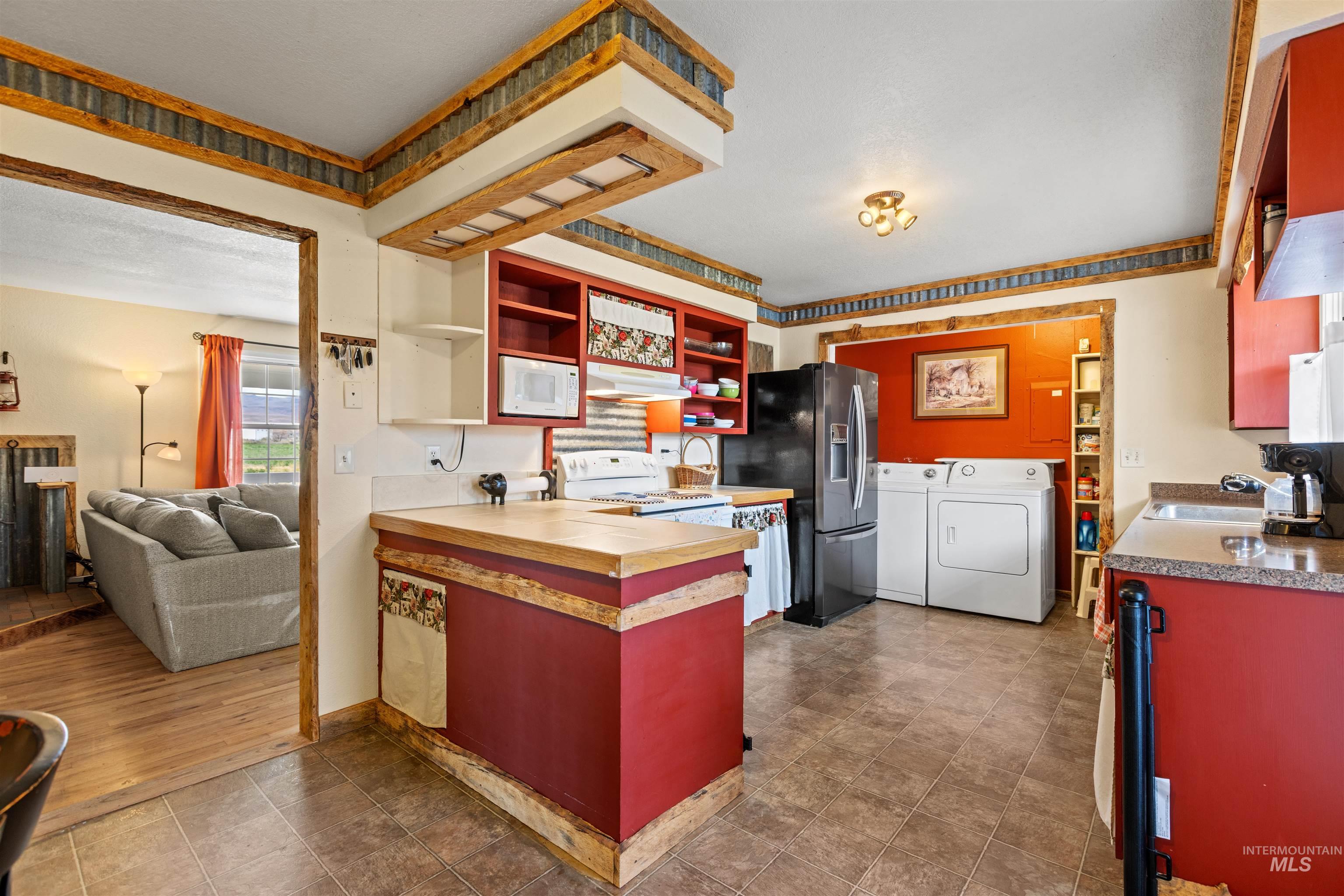 9434 Bonanza Ln, Melba, Idaho 83641, 4 Bedrooms, 2.5 Bathrooms, Residential For Sale, Price $615,000,MLS 98986231