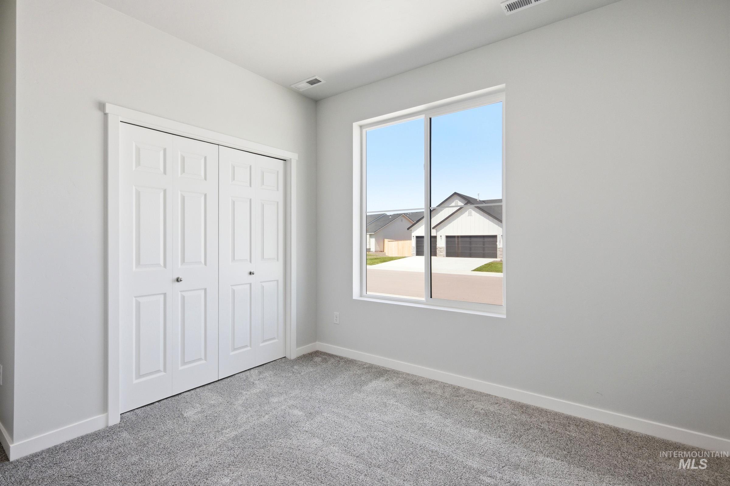 811 Thunderbolt Dr, Mountain Home, Idaho 83647, 4 Bedrooms, 2.5 Bathrooms, Residential For Sale, Price $489,990,MLS 98986232