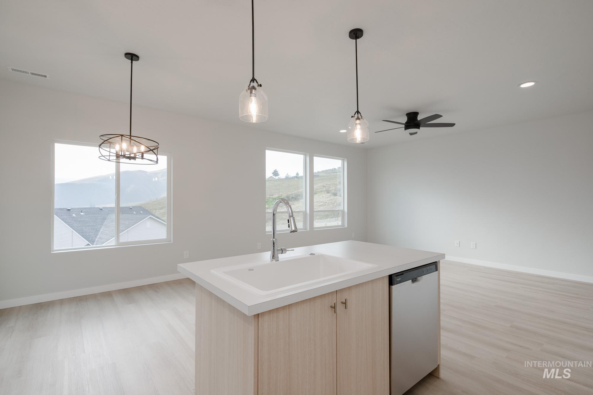 944 Thunderbolt St, Mountain Home, Idaho 83647, 3 Bedrooms, 2.5 Bathrooms, Residential For Sale, Price $394,990, 98986235