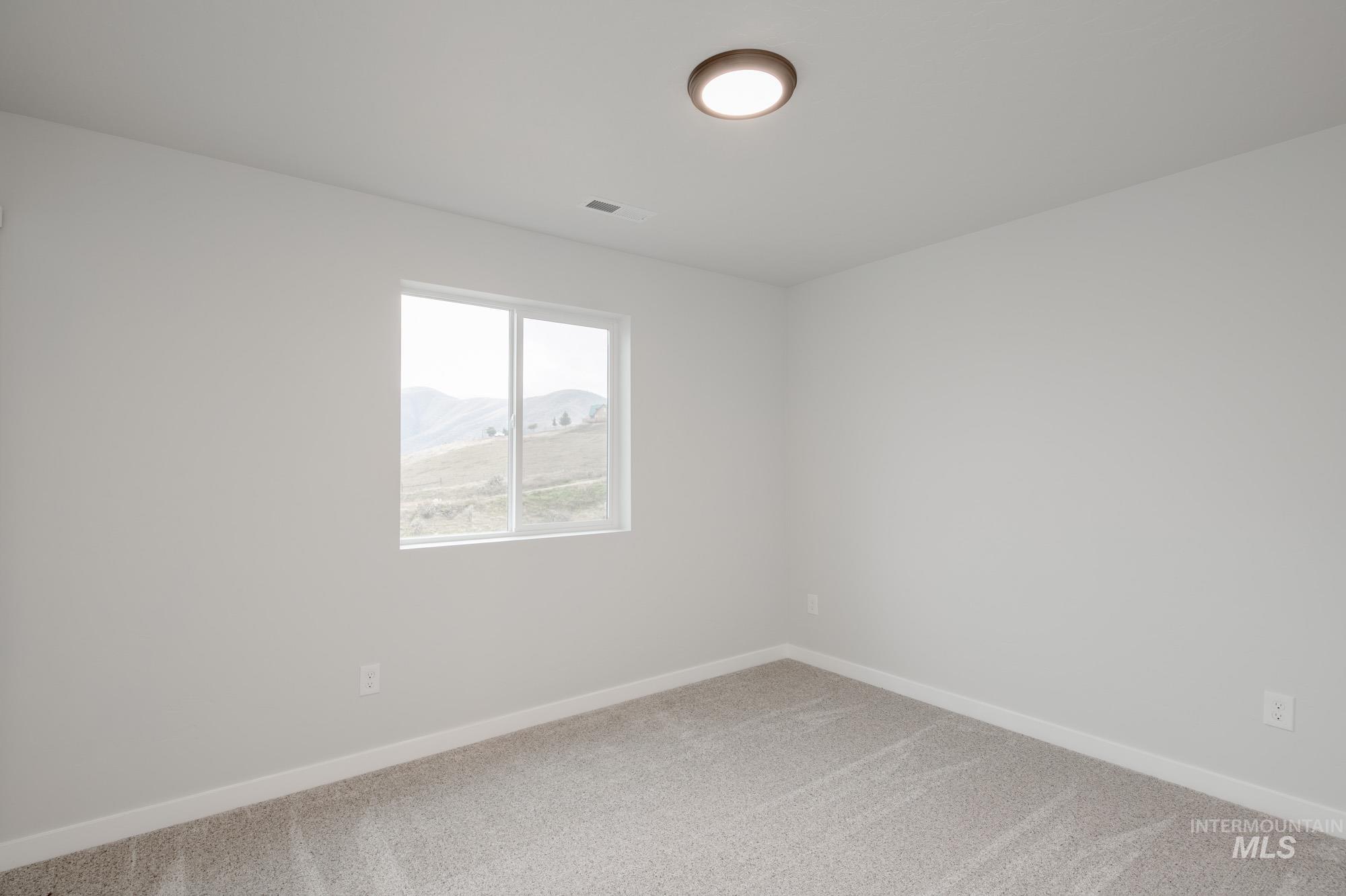 944 Thunderbolt St, Mountain Home, Idaho 83647, 3 Bedrooms, 2.5 Bathrooms, Residential For Sale, Price $394,990, 98986235