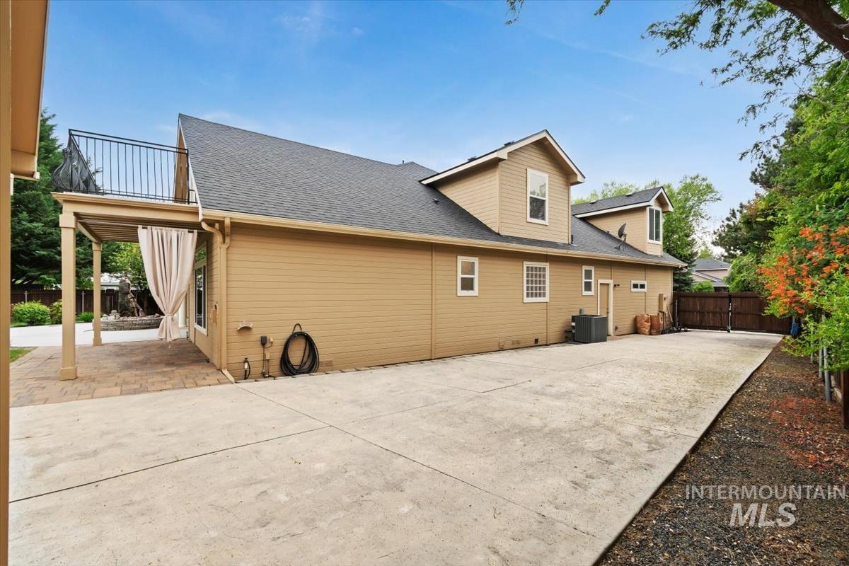 1420 W Powder Ct, Eagle, Idaho 83616, 4 Bedrooms, 4 Bathrooms, Residential For Sale, Price $1,200,000, 98986236