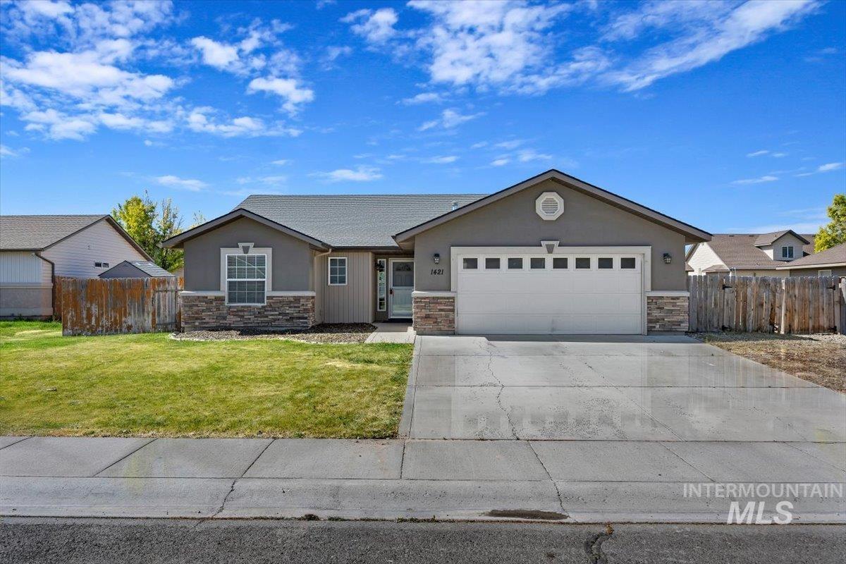 1421 Cayuse Creek Drive, Kimberly, Idaho 83341, 3 Bedrooms, 2 Bathrooms, Residential For Sale, Price $379,900, 98986241