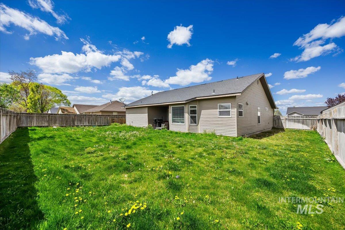 1421 Cayuse Creek Drive, Kimberly, Idaho 83341, 3 Bedrooms, 2 Bathrooms, Residential For Sale, Price $379,900, 98986241