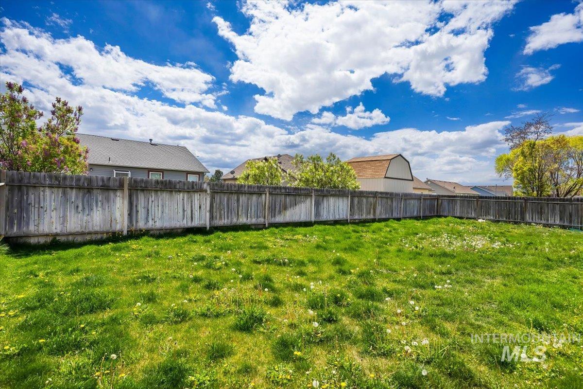 1421 Cayuse Creek Drive, Kimberly, Idaho 83341, 3 Bedrooms, 2 Bathrooms, Residential For Sale, Price $379,900, 98986241