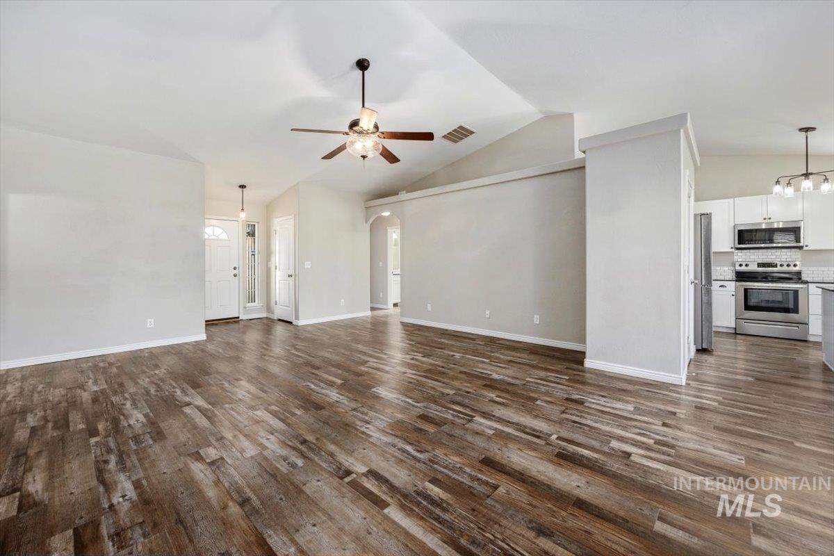 1421 Cayuse Creek Drive, Kimberly, Idaho 83341, 3 Bedrooms, 2 Bathrooms, Residential For Sale, Price $369,900, 98986241