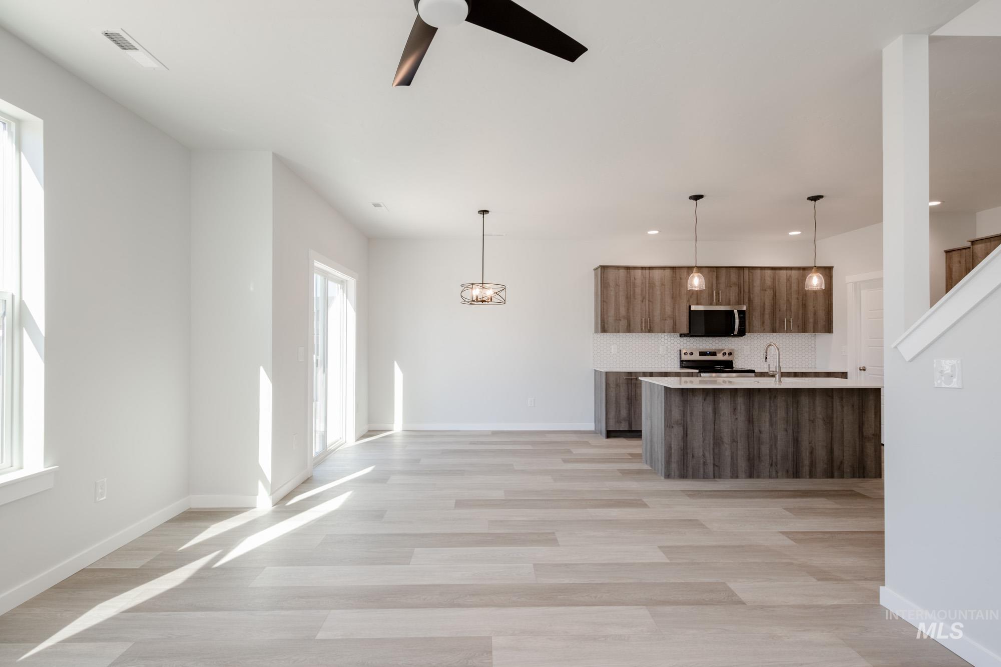 4408 N Alameda Creek Ave, Meridian, Idaho 83646, 3 Bedrooms, 2.5 Bathrooms, Residential For Sale, Price $459,990,MLS 98986244