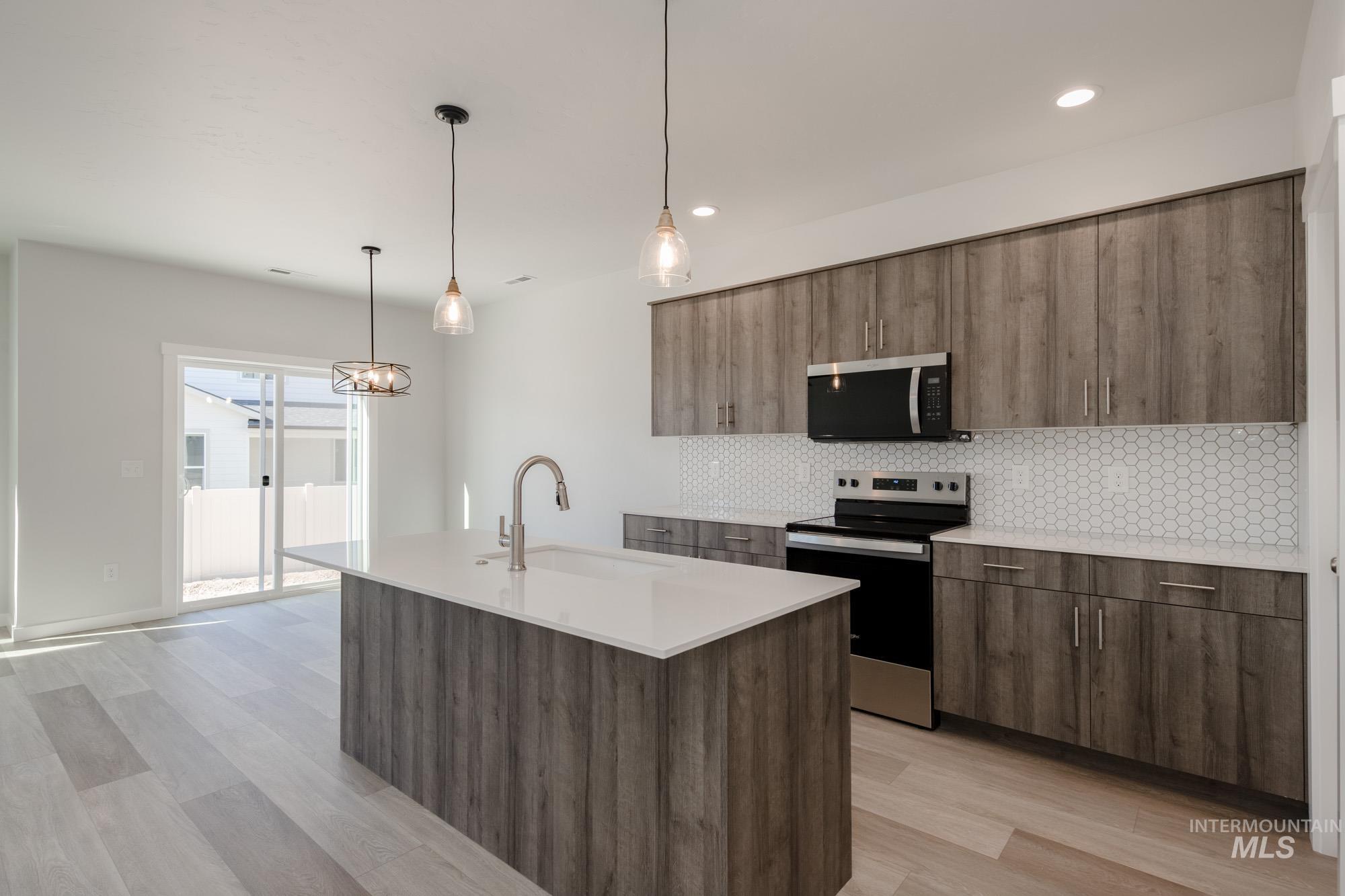 4408 N Alameda Creek Ave, Meridian, Idaho 83646, 3 Bedrooms, 2.5 Bathrooms, Residential For Sale, Price $459,990,MLS 98986244