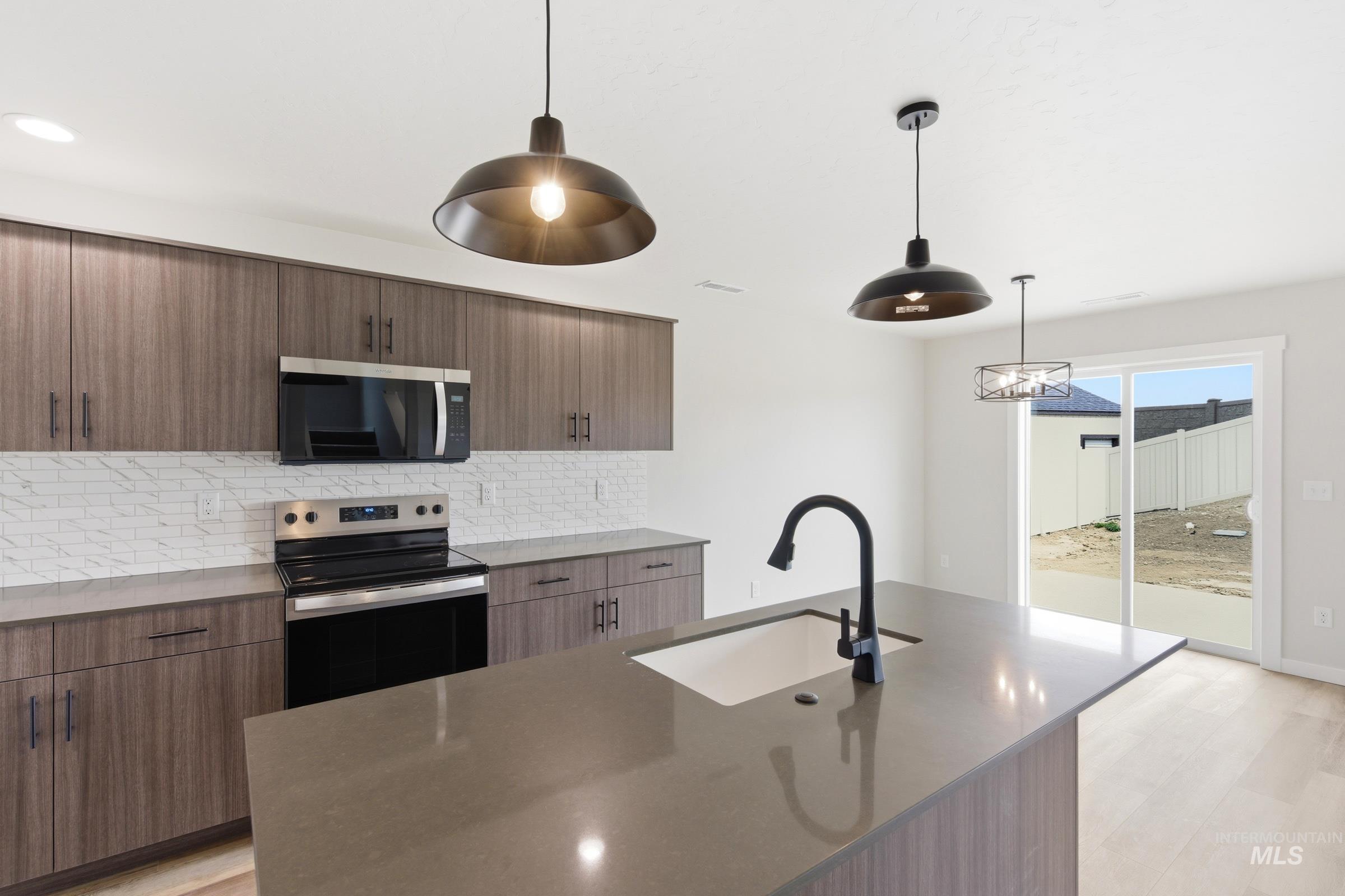 4408 N Alameda Creek Ave, Meridian, Idaho 83646, 3 Bedrooms, 2.5 Bathrooms, Residential For Sale, Price $459,990, 98986244