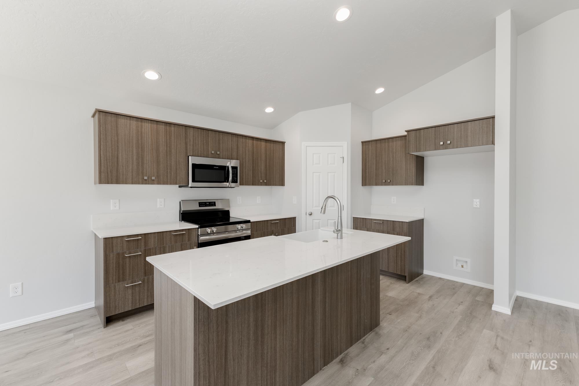 8346 E Cool River Lp, Nampa, Idaho 83687, 3 Bedrooms, 2 Bathrooms, Residential For Sale, Price $443,990, 98986251