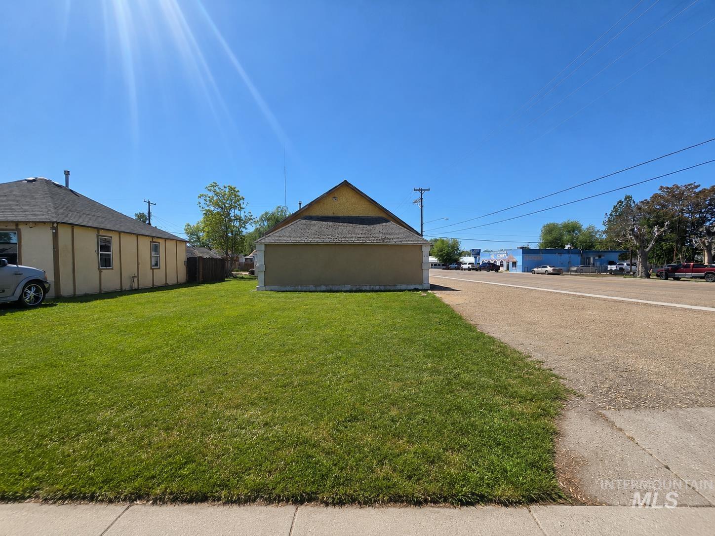 614 N 5th Ave, Caldwell, Idaho 83605, 6 Bedrooms, 3 Bathrooms, Residential For Sale, Price $350,000, 98986254
