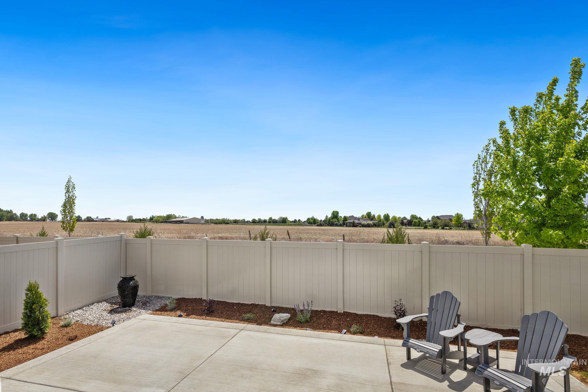 3907 W Maypearl St, Meridian, Idaho 83642, 4 Bedrooms, 2 Bathrooms, Residential For Sale, Price $524,900, 98986258
