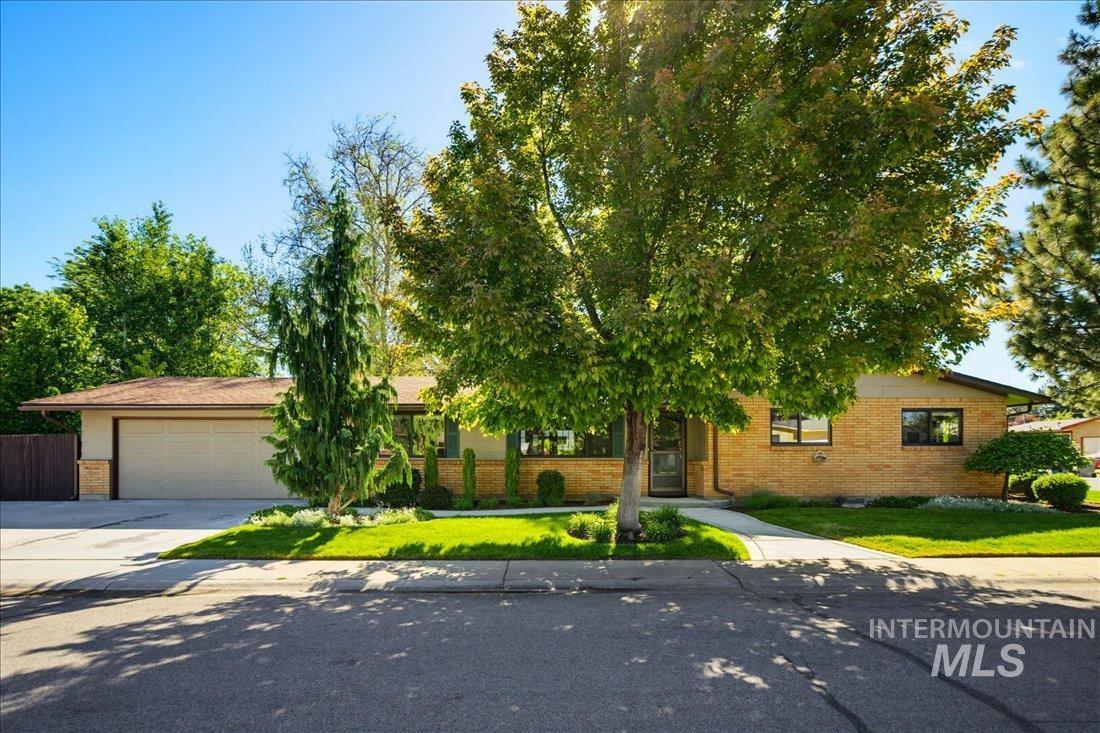 5010 N Parkwood St, Boise, Idaho 83704, 3 Bedrooms, 1.5 Bathrooms, Residential For Sale, Price $459,900, 98986259