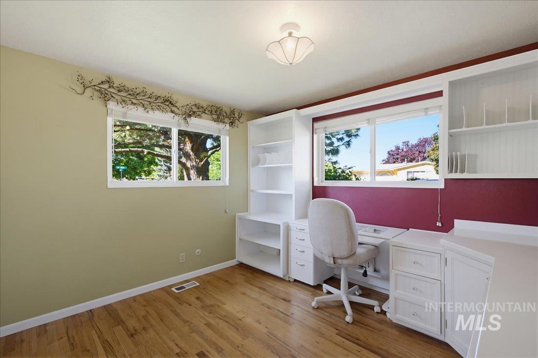 5010 N Parkwood St, Boise, Idaho 83704, 3 Bedrooms, 1.5 Bathrooms, Residential For Sale, Price $459,900, 98986259