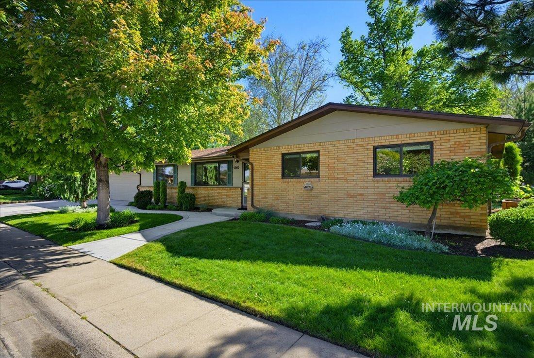 5010 N Parkwood St, Boise, Idaho 83704, 3 Bedrooms, 1.5 Bathrooms, Residential For Sale, Price $459,900, 98986259