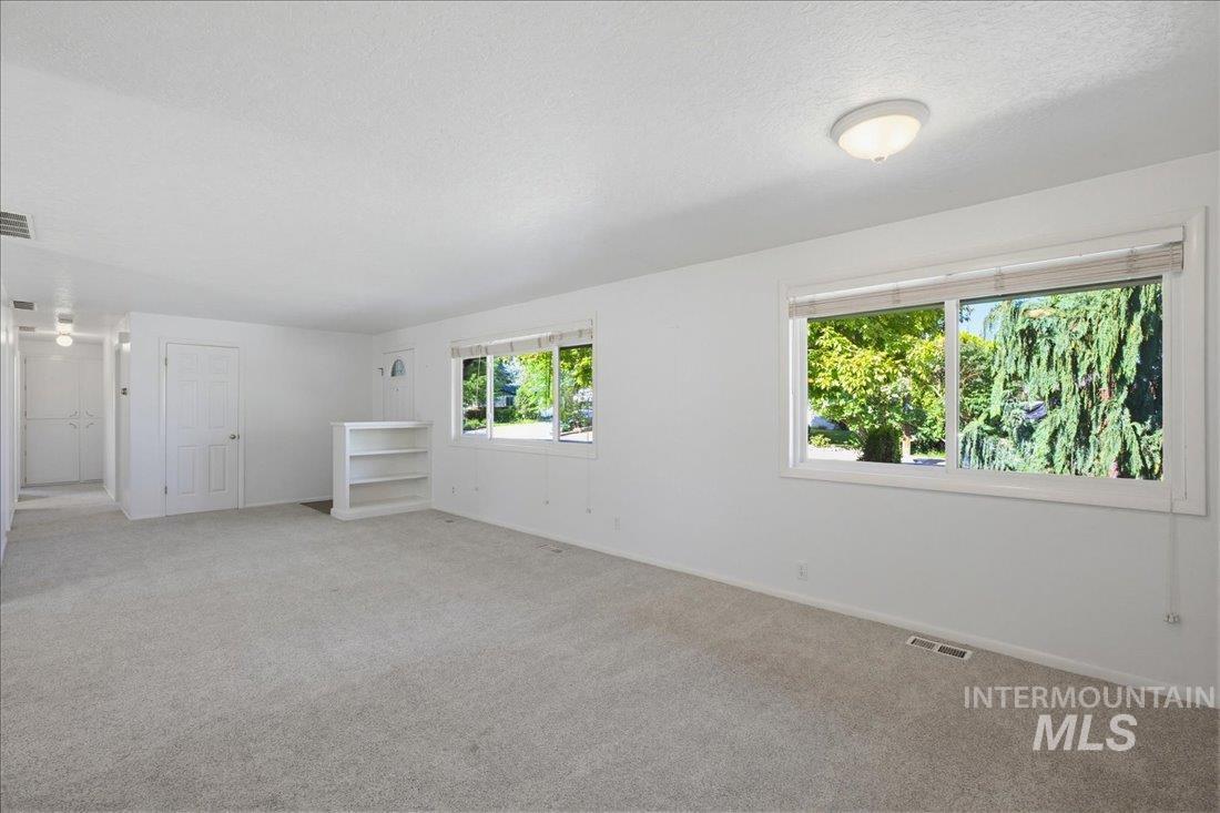 5010 N Parkwood St, Boise, Idaho 83704, 3 Bedrooms, 1.5 Bathrooms, Residential For Sale, Price $459,900, 98986259