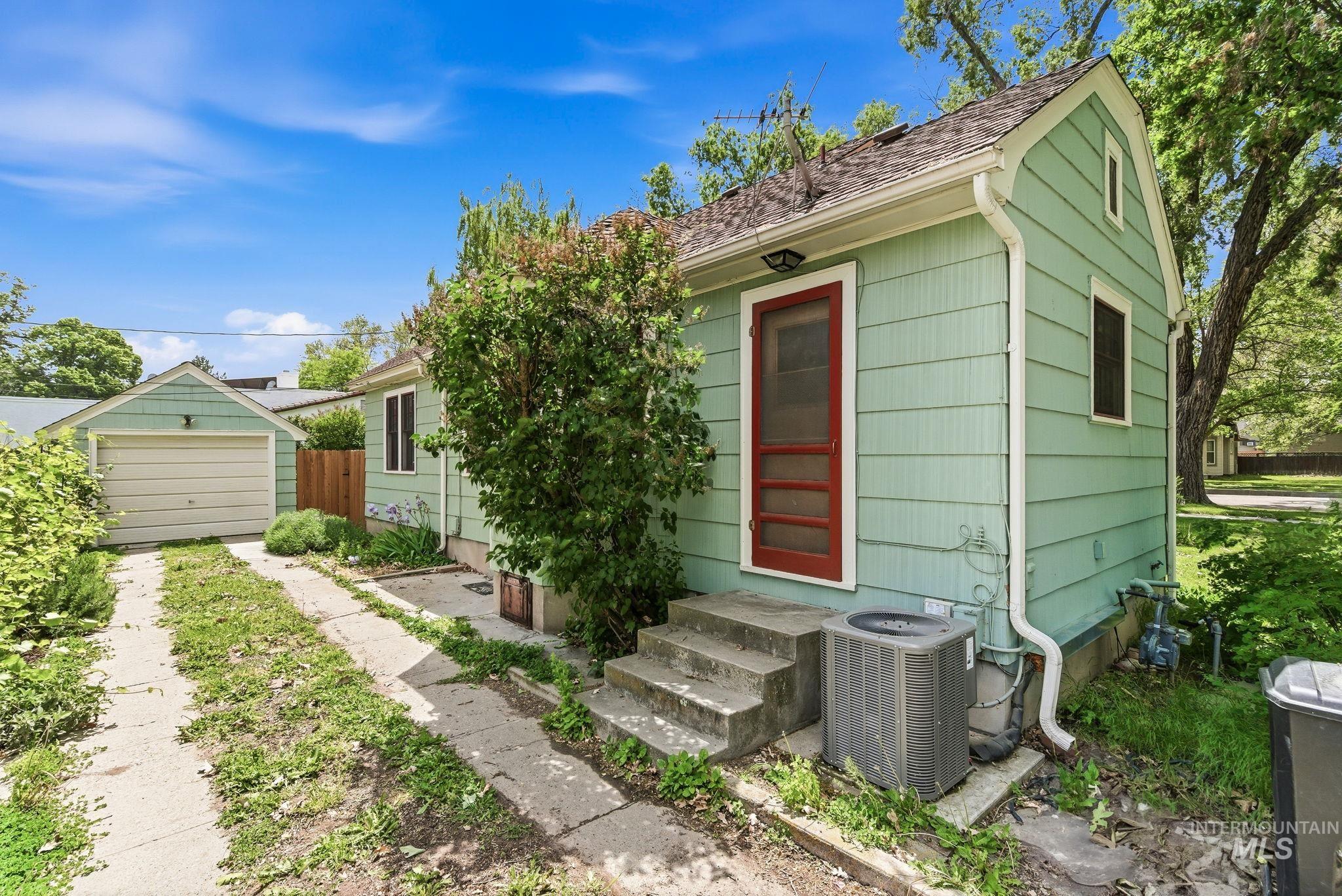 1801 Dearborn St, Caldwell, Idaho 83605, 3 Bedrooms, 2 Bathrooms, Residential For Sale, Price $349,900, 98986261