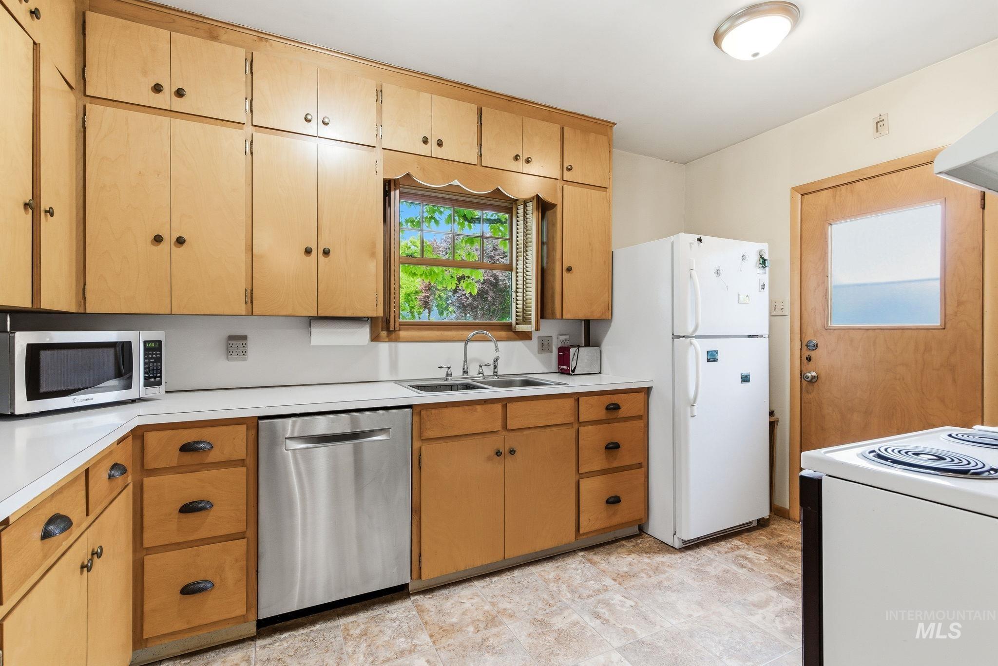 1801 Dearborn St, Caldwell, Idaho 83605, 3 Bedrooms, 2 Bathrooms, Residential For Sale, Price $349,900, 98986261