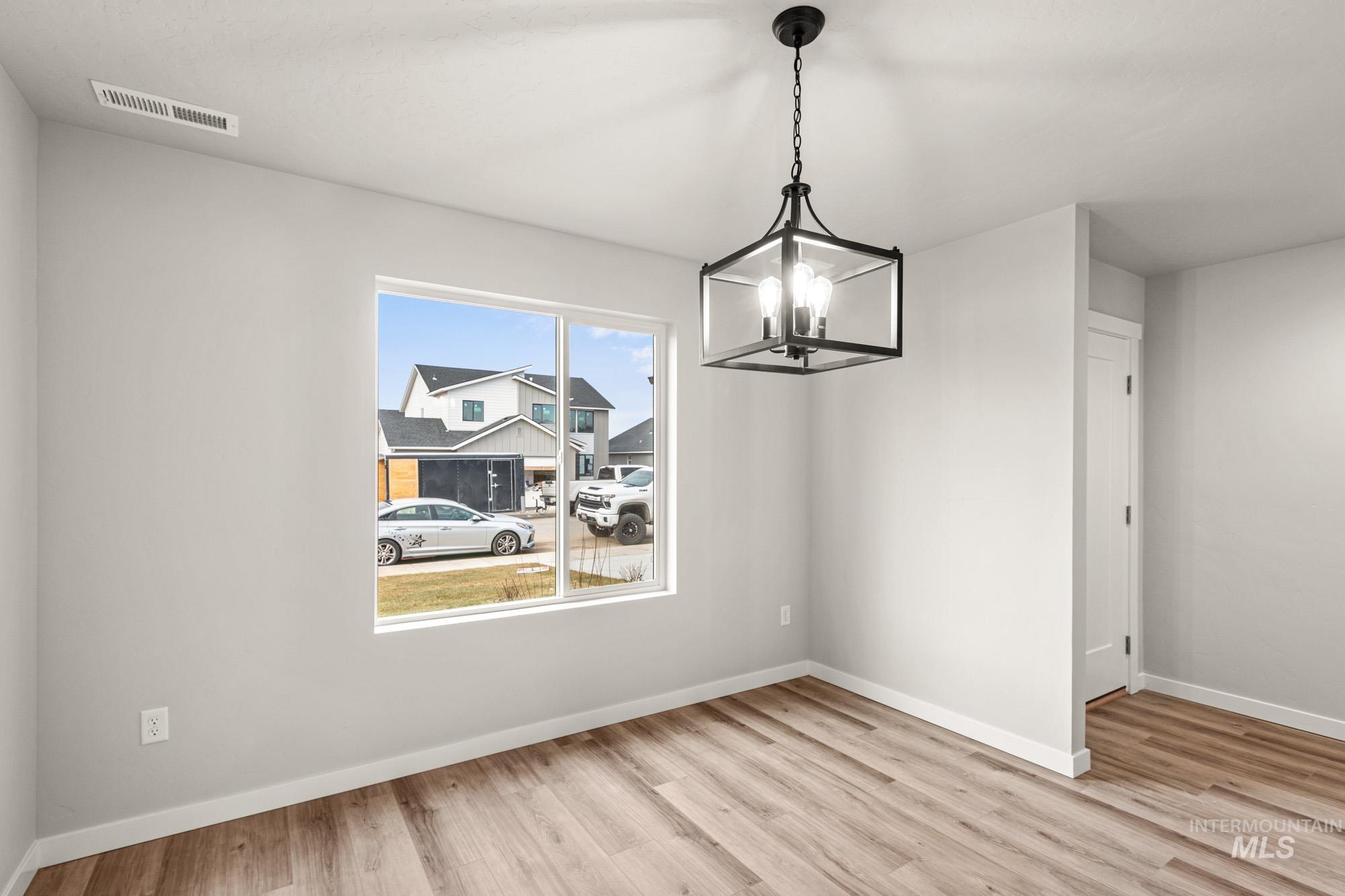 17653 N Raynolds Peak Way, Nampa, Idaho 83687, 3 Bedrooms, 2 Bathrooms, Residential For Sale, Price $424,990, 98986262